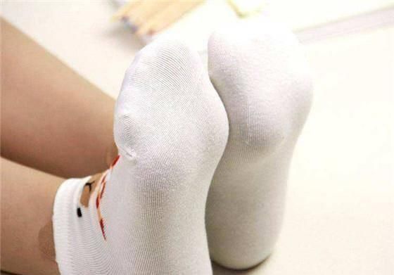 今天才知道,袜子上隐藏了3个小机关,小技巧真实用