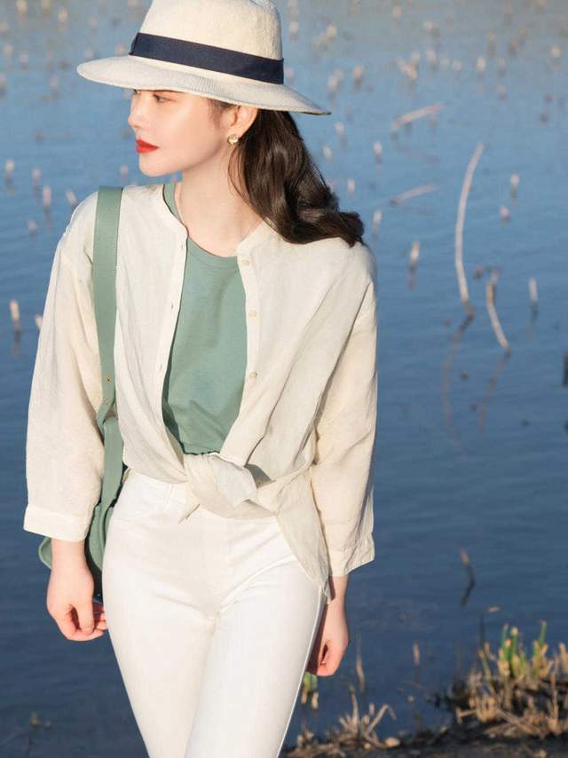 时尚博主|初秋的早期穿搭分享,这几款好看又实用,简约又时尚的气质搭配