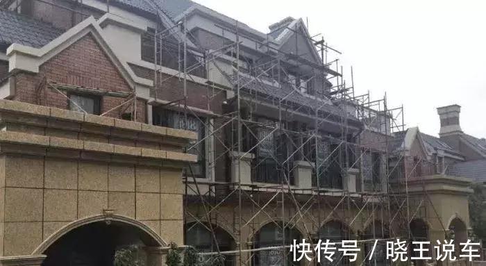 罗马柱|暴发户亲戚买了一栋别墅,装修花了600W!房子大就是任性,晒晒