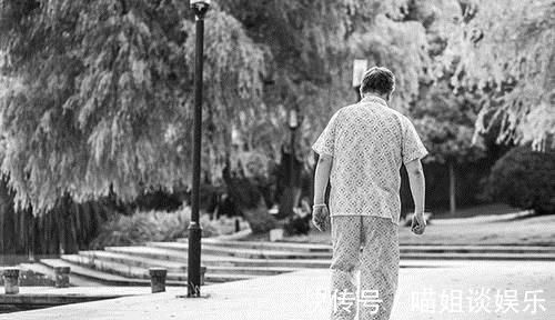 医生|75岁老大爷,血糖从15降到61,只做了一件事,医生为他点赞