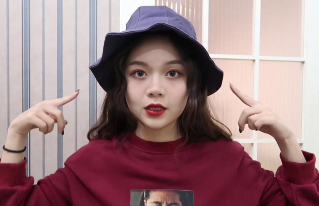 脸小|大脸女孩怎么选帽子,才能好看又显脸小?