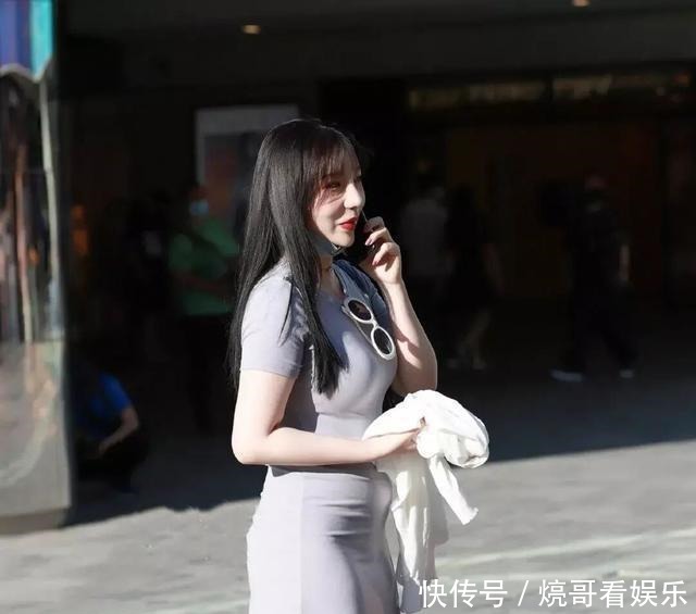 有“小肚子”别乱穿,像美女这样真不好,让整个穿搭处于被动!