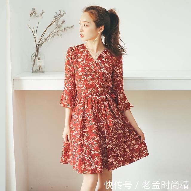 连衣裙 穿上修身连衣裙,美得像个小妖精