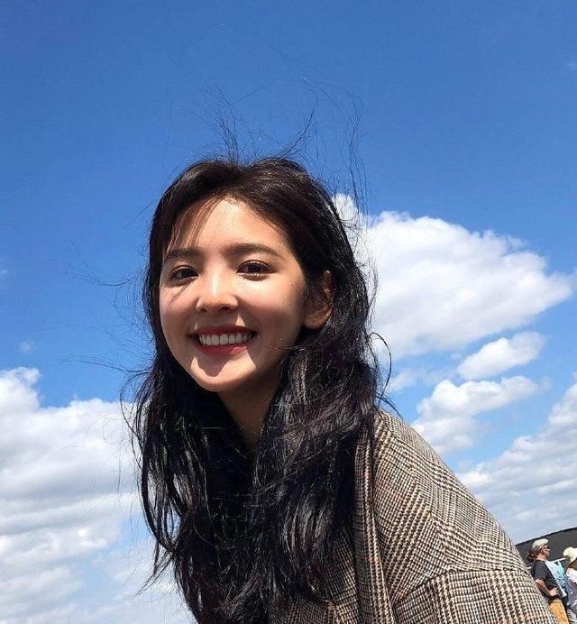 大眼睛|长相干净的女生,一般都会有这4特点,即使五官很一般男生也喜欢