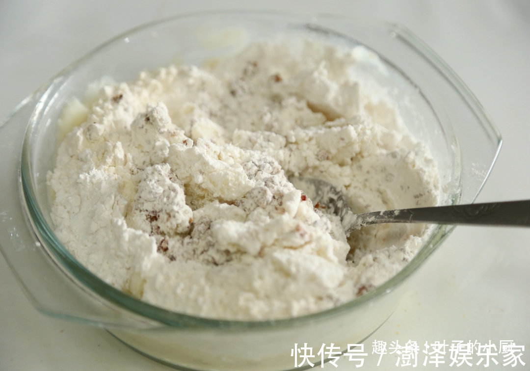 山药饼|一根山药,半碗糯米粉,5分钟搞定早餐,常给孩子吃再也不挑食!