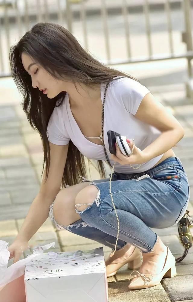 满满的|街拍美女满满的一波狗粮啊有对象就了不起啊