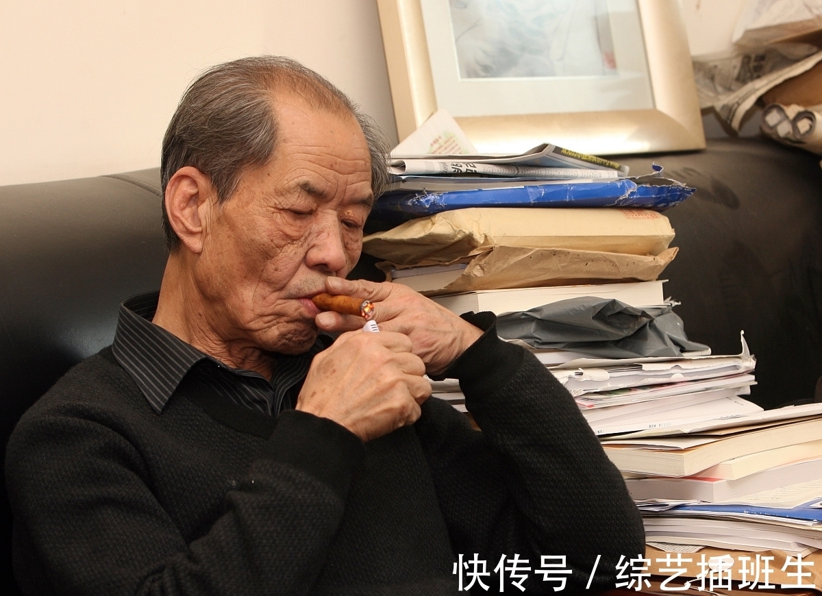 平凡的世界$它是中国的《百年孤独》,曾被列为禁书,之后获得“茅奖文学奖”