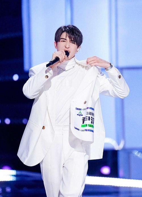 创四，尹浩宇李嘉祥第一次PK平票，第二次差别很大，撑腰摆设吗？