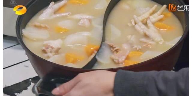 做菜|黃磊做菜翻車，“暖場(chǎng)王”何炅高情商緩解尷尬，只是那英沒(méi)有回應(yīng)