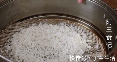 这才是烧麦的正确做法,皮薄馅多,一口一个,比肉包子都好吃