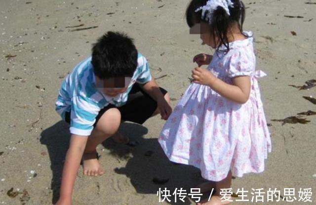 家长|5岁哥哥照顾半岁的妹妹,妈妈买菜回家后,却发现哥哥号啕大哭