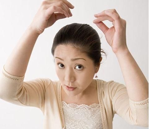 中年女性白发很多适合留长发还是短发？