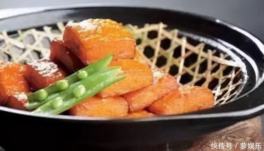 女性不想老太快,多吃三种食物,排毒养颜,美容护肤,改善肤质!