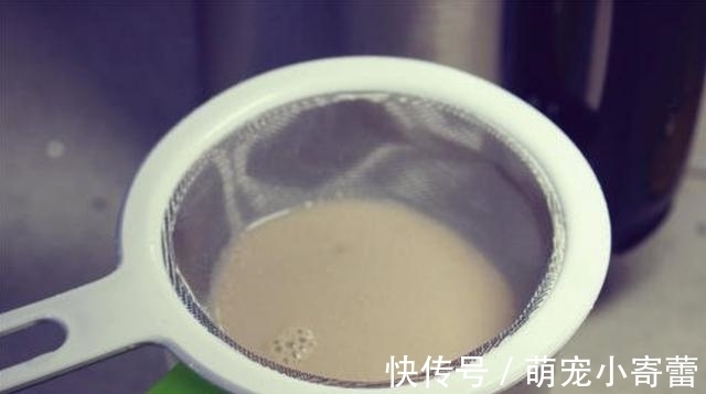 豆腐脑自制方法:不用石膏,口感嫩滑雪白漂亮,1斤黄豆全家管够