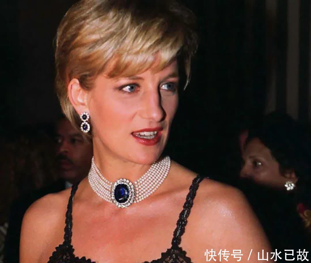 39岁凯特时尚地位攀升,戴廉价珍珠照样美得动人,梅根哪有这气质