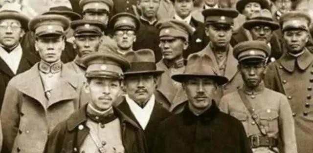 本关东军|若张学良坐拥的40万东北军没有撤退,能阻挡日军多长时间?