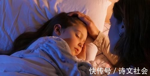 记忆力|哈佛大学研究发现:孩子在2个“黄金期”睡觉,更有助于大脑发育