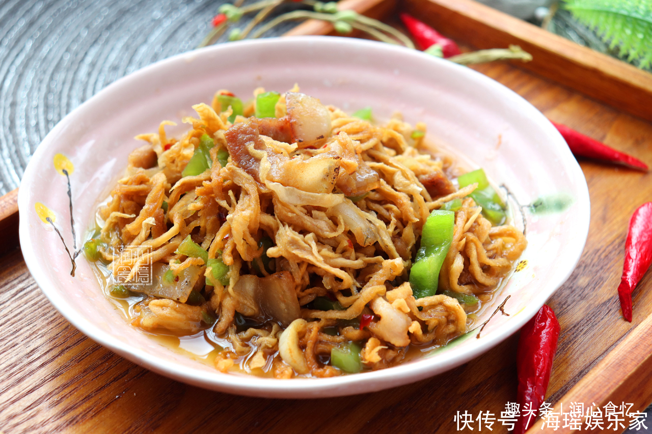 碰到|冬天,妈妈碰到这菜一买就是30斤,晒干存着,过年给家人做下酒菜