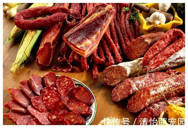 中老年人|过了50岁,不想脑梗猝死,医生:这4类食物少吃,越吃血脂越高