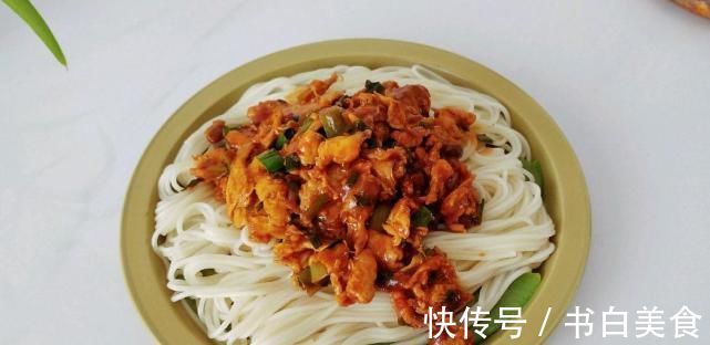 葱油酱面:简单的做法,也能有出众的味道