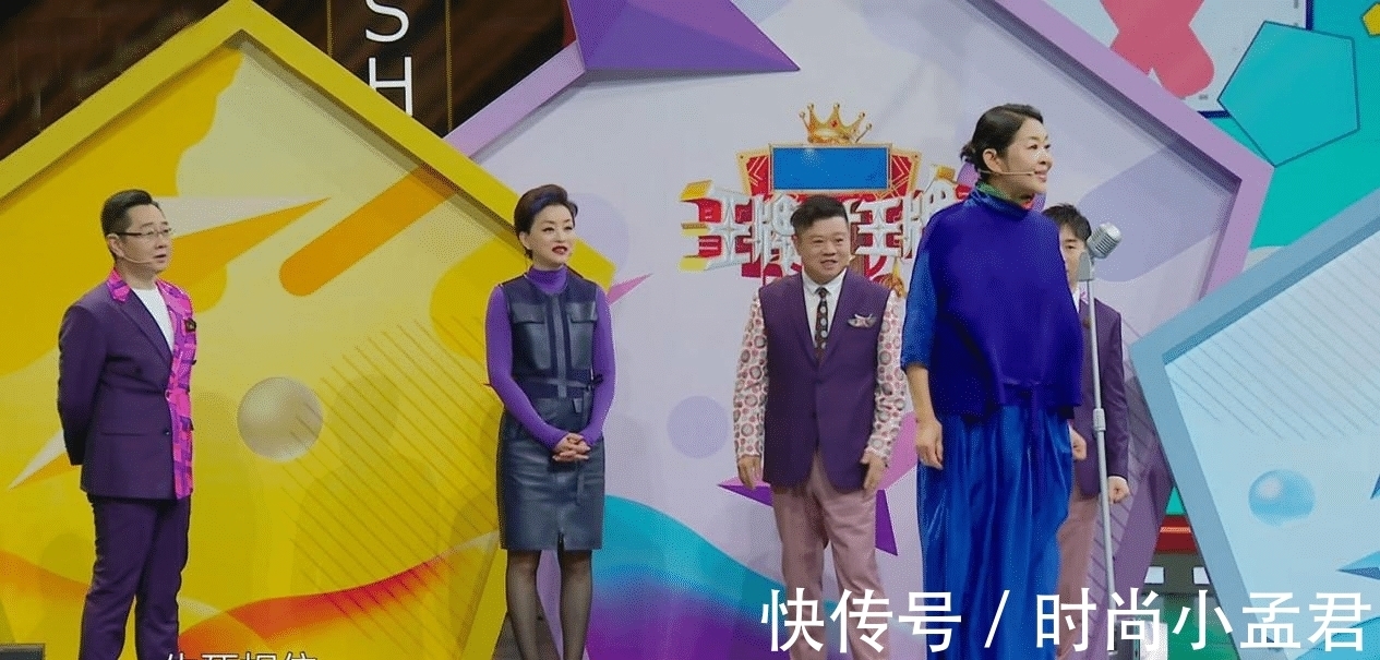 掀起刘海|53岁杨澜真老了,穿蝴蝶结衬衫过母亲节脸瘦了一圈,掀起刘海黑眼圈鱼尾纹太明显