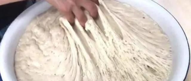 发面时别只会用白糖酵母,多加一点“它”10分钟就能发满盆