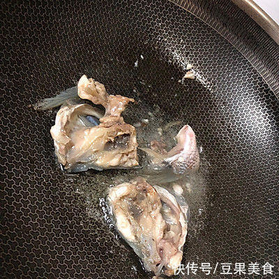 肝吸虫病|这道鱼头豆腐一上桌，全家都爱吃