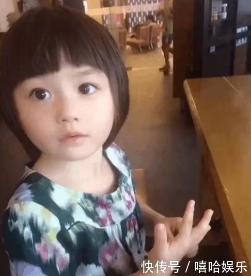 女儿|夫妻出国前，把宝贝女儿交给爷爷奶奶照顾，两月后女儿长成这模样