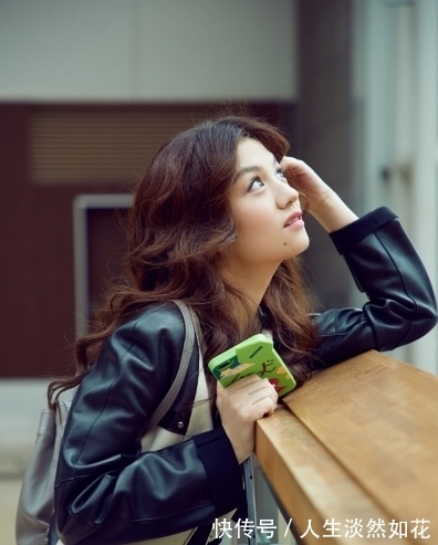 卷发|方脸适合的发型,显脸瘦不止是一点点