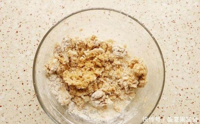  手机|看手机就可以啃得很享受的一款面包，约吗？