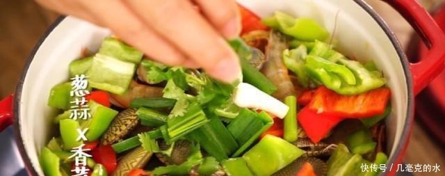 热过后,螃蟹“火”的吃法,和“它”搭配,螃蟹的命运就会改变