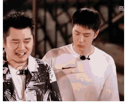 耶啵|吃货耶啵上线,王一博吃东西嘴里鼓鼓囊囊好像一只小松鼠!