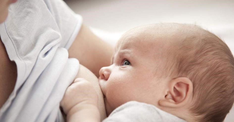 木瓜|25岁宝妈一天下奶800ml,医生:学会四多二少,奶水充足不用愁