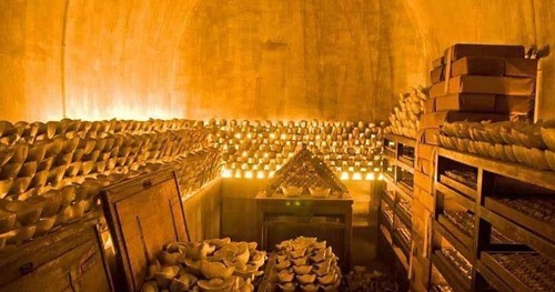 值钱|古代皇帝经常赐大臣“万两黄金”,不肉疼吗?其实它没那么值钱