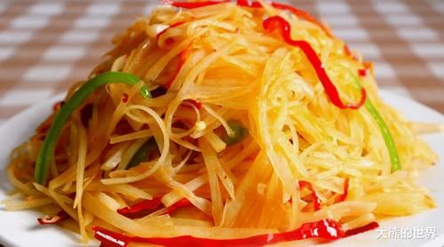 炒土豆丝，什么时候放醋，正确做法是先放醋，酸辣又脆爽