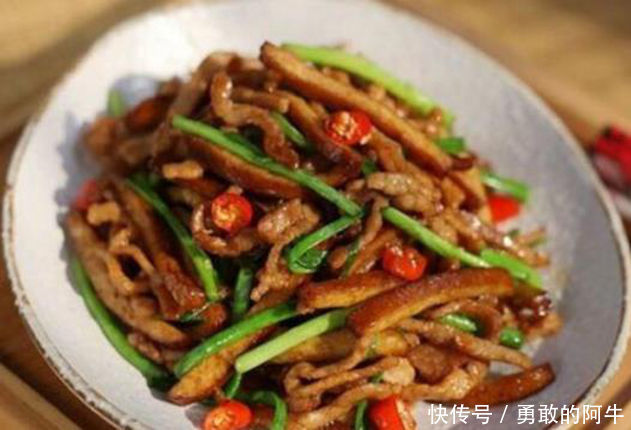 美食|女人爱美,坚持吃三种美食,排毒养颜,美容抗衰,呵护子宫