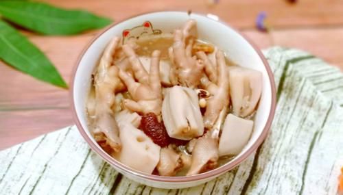 天然的“补血库”发现了，上锅炖一炖，气血双补，脸色越来越红润