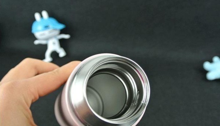 小林|儿子的进口保温杯被摔坏,对方家长只赔50元,园长的做法很大气