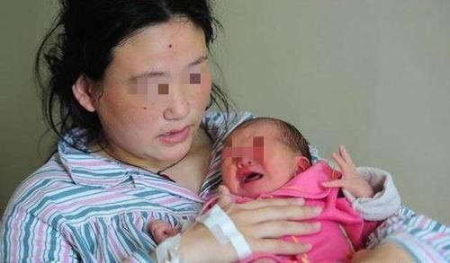 产子|50岁母亲跟女儿同时怀孕产子,最后还是请女儿的婆婆照顾坐月子