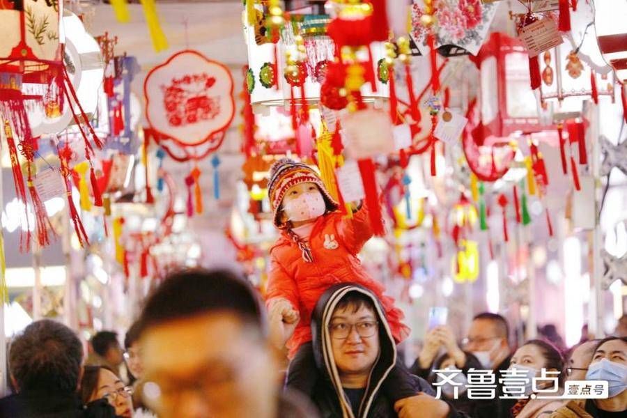 元宵节|元宵节赏花灯品民俗，青岛台东迷你版“糖球会”上线了