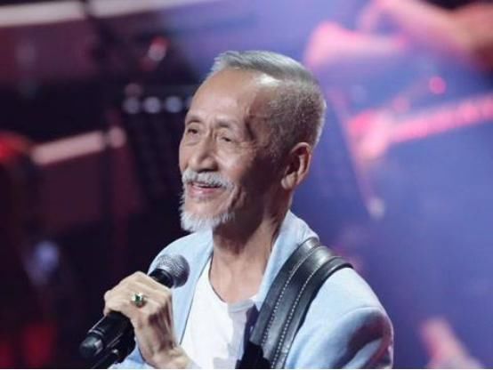 不配|他是《一剪梅》作曲，74岁参加“中国好声音”无人转身，是谁不配