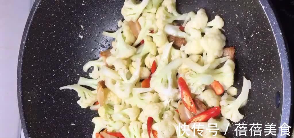 家常版花菜炒肉的做法，鲜嫩爽脆营养健康，香辣咸鲜极其下饭