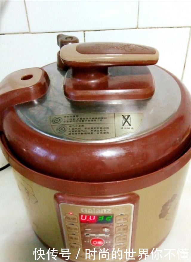 红豆和它一起煮,皱纹消失了,嘴巴不臭了,秀发慢慢变乌黑亮丽!