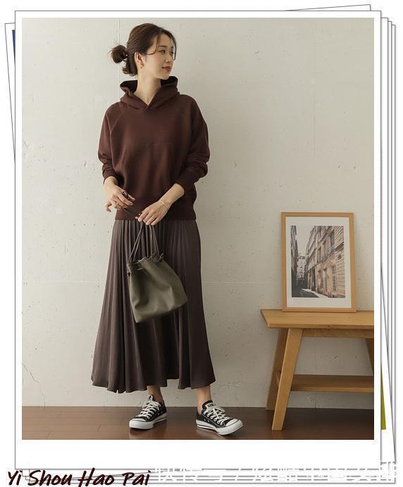 卫衣的15种秋季简单穿搭分享!把休闲的单品穿出轻熟优雅的感觉