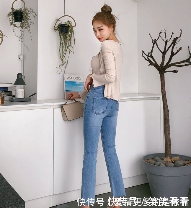 小姐姐|街拍美女清爽迷人的紧身牛仔裤小姐姐,突显身材与气质