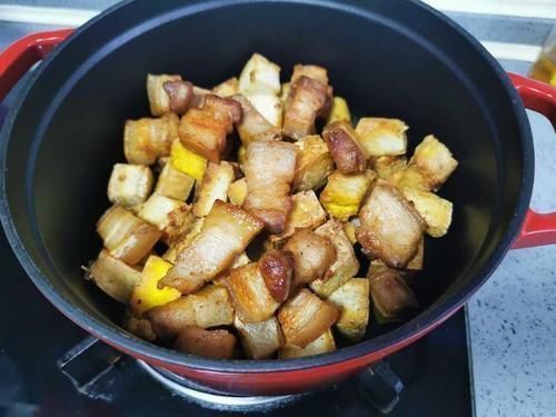 超市的猪肉很便宜,为什么市场的就很贵,卖菜的人才知道的内幕