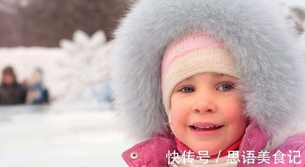 孩子|孩子到底冷不冷,摸摸这两个地方就知道了,宝妈可别乱添衣服