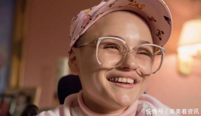 公主|没有一部惊悚剧,能把可乐拍得这么诱人,又把公主风拍得这么吓人