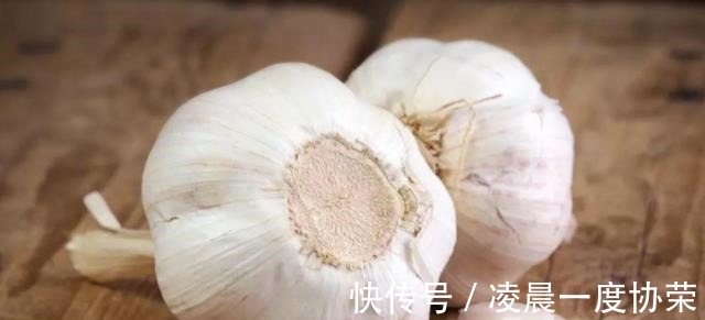 血压|高血压患者不能吃大蒜吗提醒若想稳控血压,3种食物最好少碰