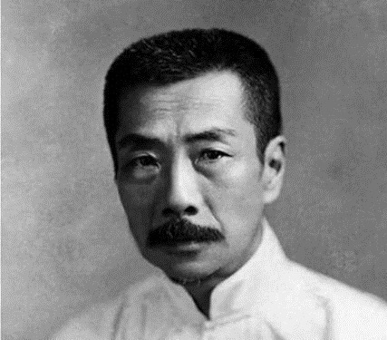 周介孚$鲁迅躺在病床上,小脚老婆赶了一夜80里山路给他买糕点,只换了一个字